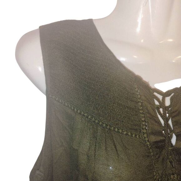 Paper Crane Green Sleeveless Tie Front Blouse - Picture 12 of 16